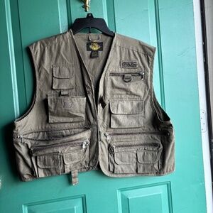 White River size medium men’s tactical vest